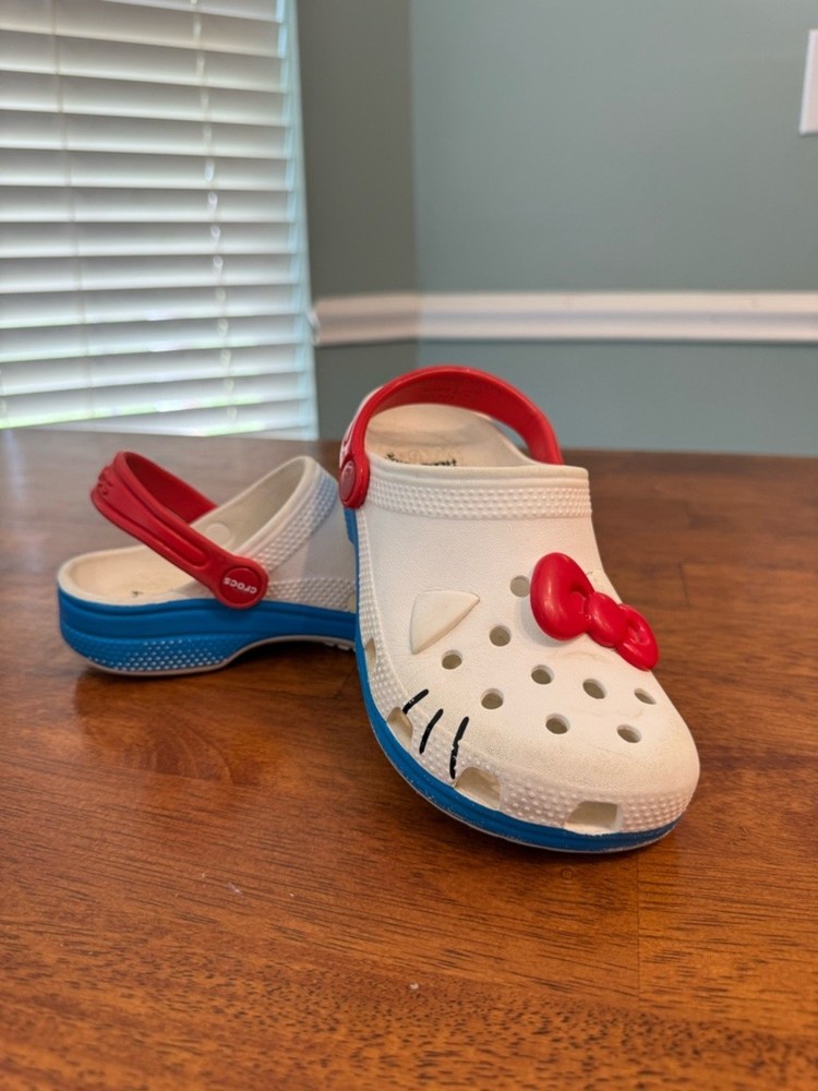 Crocs Hello Kitty 50th Anniversary I Am Classic Clogs Kids white red blue 13
