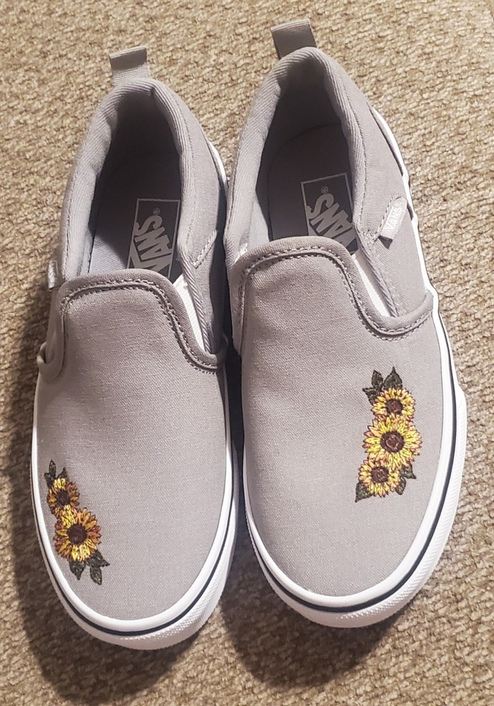 Vans US Missy Size 2 Taupe Sunflower Slip On Shoes NWOT 721356