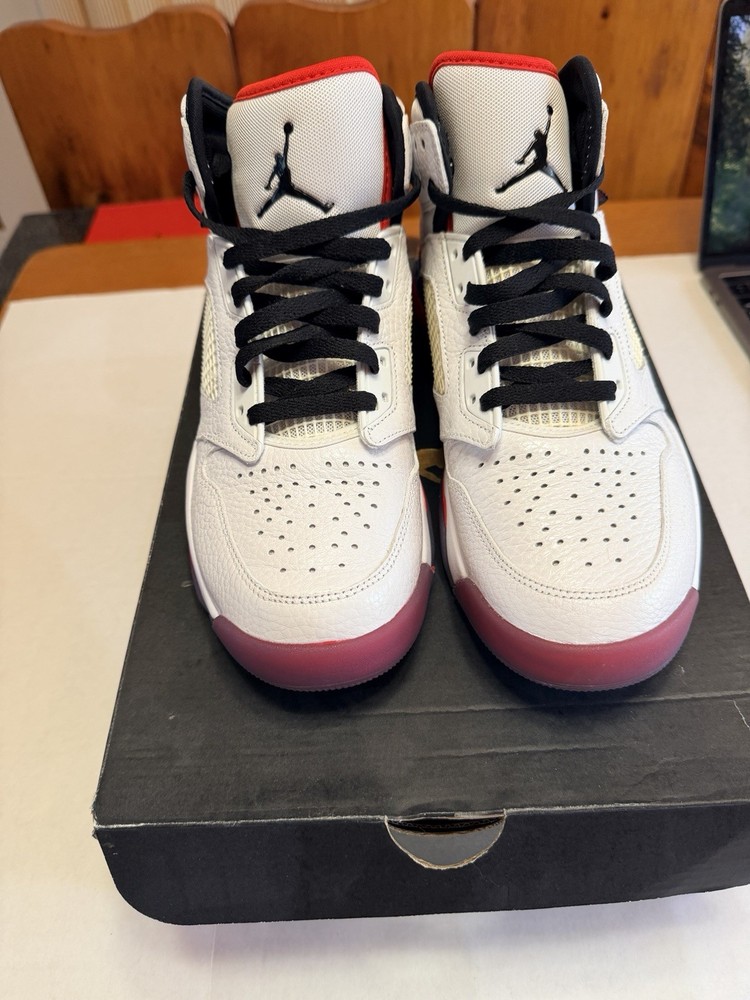 Jordan Air Jordan Mars 270 Mid Top Leather Sneaker White Black Red Kids US 8.5