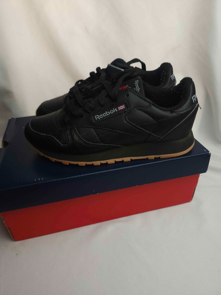 Reebok Classic Leather Sneakers Junior Size 3.5 Black Gum Sole Athletic GZ6093