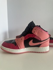 Size 6Y – Jordan 1 Mid Coral Chalk