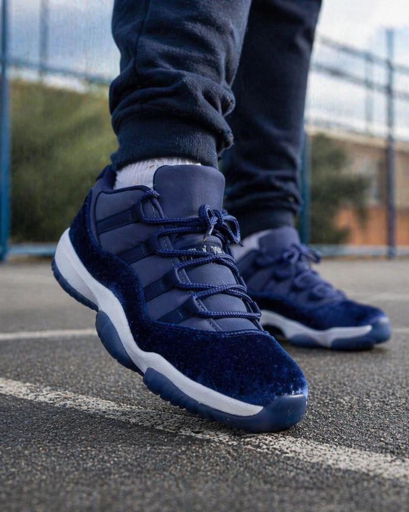 Nike Air Jordan 11 Retro PS Midnight Navy Velvet Youth Size 2Y DO3857-441