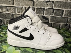 Nike Air Jordan 1 Mid GS White Black Youth Size 4.5Y DQ8423-132 New in Box