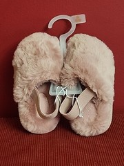 Cat & Jack Toddler Fur Slippers, Pink, Size Small (5-6)