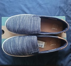 NIB Toms Navy Stiped Chambray Luca Slip-on Shoes Youth Size 6