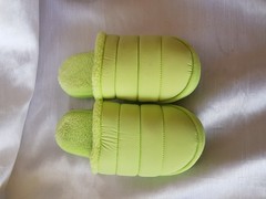 Kids‘ Charlie Puffer Slide Slippers Lime Green – Wondershop – SIZE L (4/5)
