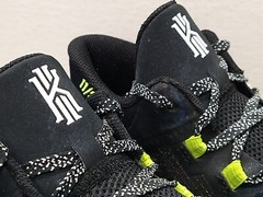 Nike Kyrie Flytrap V (GS) – DD0340 002 – Black / Cool Grey – 7Y / Womens: 8.5