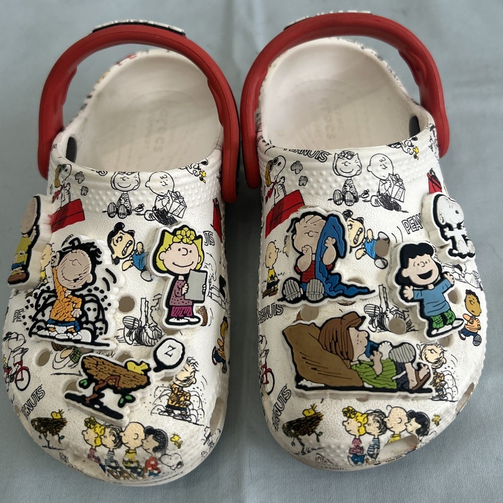 Peanuts Snoopy Graphic Print Kids Classic Crocs W/ Jibbitz Charms Sz US 8