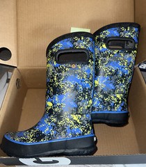 Bogs Rain Boots-Kids Size 10-Micro-cam style- Blue Multi Colr NWB Free Shipping!