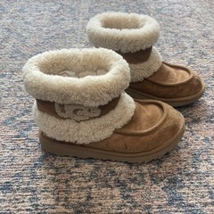 UGG Ultra Mini Fluff Boots Chestnut Kids Size 3