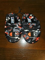 Champion Size 10Y University Camo Red/Gray/White/Black Faux Fur Slippers