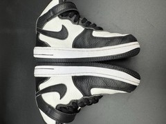 Size 1 – Stüssy x Nike Air Force 1 Mid in a black and white Kids Shoes 🐼