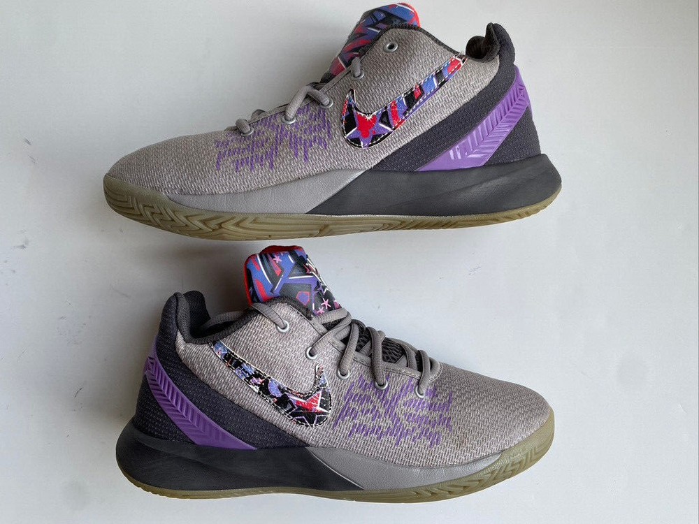 Nike Kyrie Flytrap 2 GS ‚Grey Violet‘ Size 7 Youth Girls Size 8.5 Grey Purple 