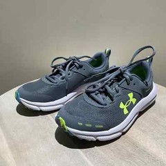 Under Armour UA BGS Assert 10 Youth Size 6Y Running Sneaker Athletic 3026182-102