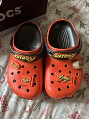 Crocs Hershey’s Reese’s Classic Clog Orange Espresso Size J2 New With Box