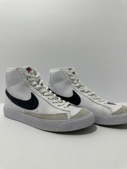 Youth 7 Nike Vintage Mid’ 77 White Black Blazers – Slightly Used