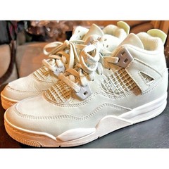 Nike Jordan 4 Retro „Abundance“ Seafoam Green Girl’s Size 3Y