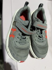 Under Armour 3026183 Kids Hook & Loop Mesh Low Top Sneakers Gray Red 3Y