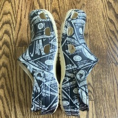 Crocs kids’ Classic Glow Money clog, size 4. Excellent condition