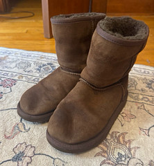 UGG 5251 Kids Brown Suede Sheepskin Lined Ankle Bootie US 3 EU 33