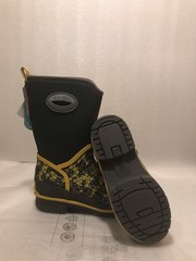 Western Chief Power Pixel Neoprene Cold Weather Boot, Charcoal – Kids Size: 2