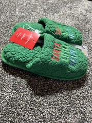 Target Christmas Kid’s Green Santa’s Little Helper Slippers NWT Children’s 2-3