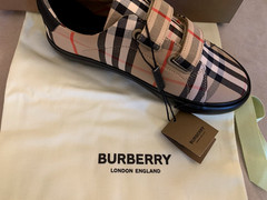 BURBERRY UNISEX MARKHAM CHECK LOW TOP SNEAKERS, BEIGE, BLACK – 3 US / 34 EU, NIB