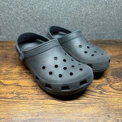 Crocs Classic Clogs Kids Size J2 Black Slip On Water Shoes Sandals Comfort