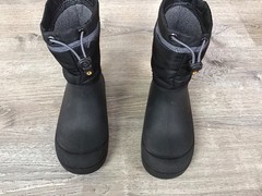 Bogs Classic Snow Shell Boots Black Kids Size 1 Waterproof Pull On 72868-001