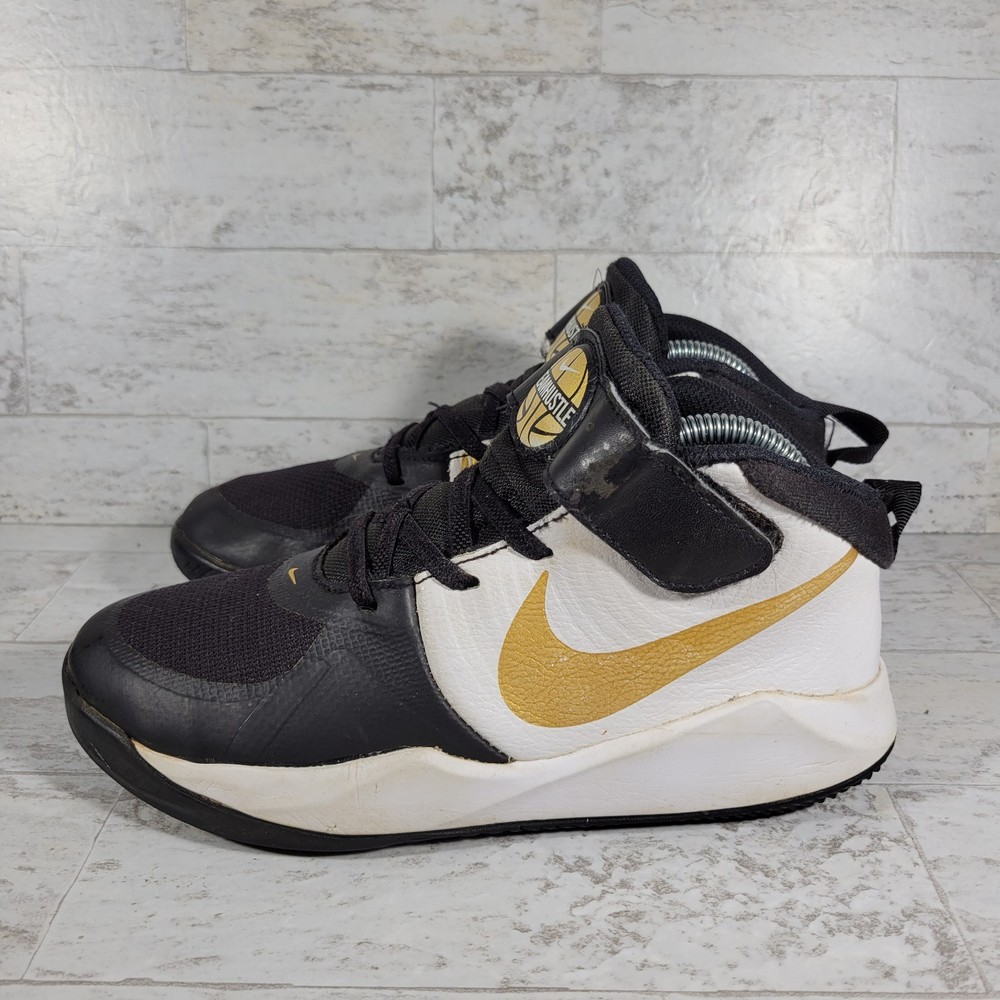 Nike Team Hustle D9 PS Black Metallic Gold AQ4225-004 Youth 3Y Boys