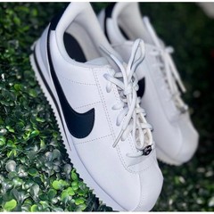 Nike Cortez Basic White Black Sneakers Youth Size 6.5Y Mens 6.5 Womens 8