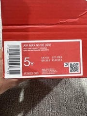 Model: Nike Air Max 90 SE (GS) – Grade School / 5 Y