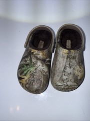Crocs Dual Comfort Real Tree Edge Camo Slip On Faux Fur Lined Clogs Kids Sz C10