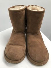 UGG Women’s Classic II Boot Chestnut Short Boots Size 4 1017703K