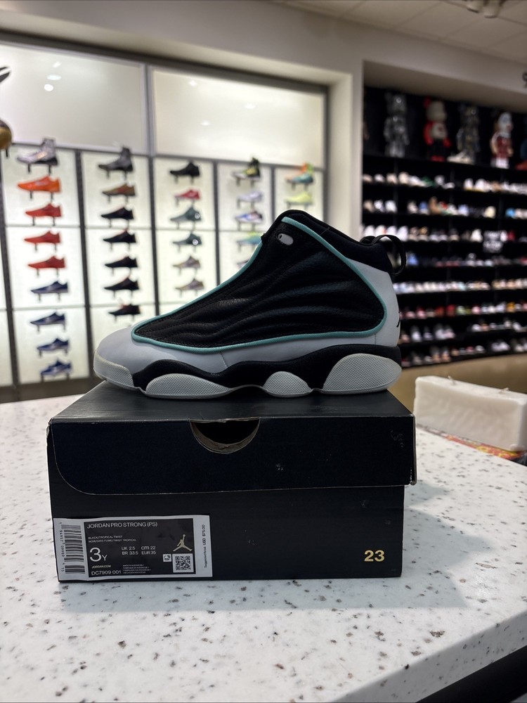 Jordan Pro Strong Black Tropical Twist PS Size 3Y DEFECT