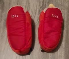 Angry Birds Red Soft Plush Slippers Youth M 13-1 Rovio Entertainment 2009-12
