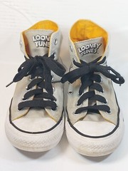 Converse Looney Toons Bugs Bunny Converse High Top Size Mens 4 Women’s Size 6