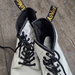 Dr Doc Martens Pascal 1460 J Size 5 White Patent Leather Combat Lace Up