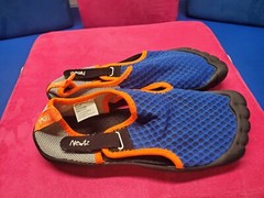 Newtz Blue Orange Lightweight Breathable Water Shoes size Big Kid 4/5