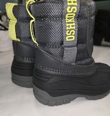 OshKosh B’Gosh Unisex-Child Splash Rain Boot Size 4M Gray And Neon Green