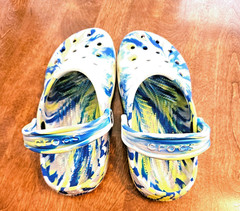 Crocs Classic Marbled Blue Green Yellow White Clog Kids J4 Rugged