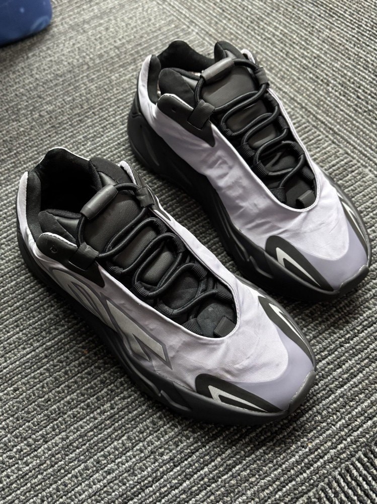 Adidas Yeezy Boost 700 MNVN “Geode” GW9526 Size 6 Unisex Shoes