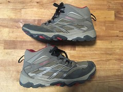 Merrell Kid’s Mid Waterproof Hiking Boot Size 5 M Earth Color