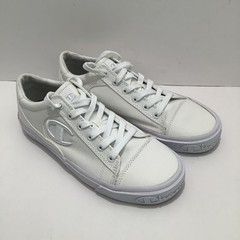Champion Life™ Fringe Lo White Canvas Sneakers, Youth Size 7M, Excellent