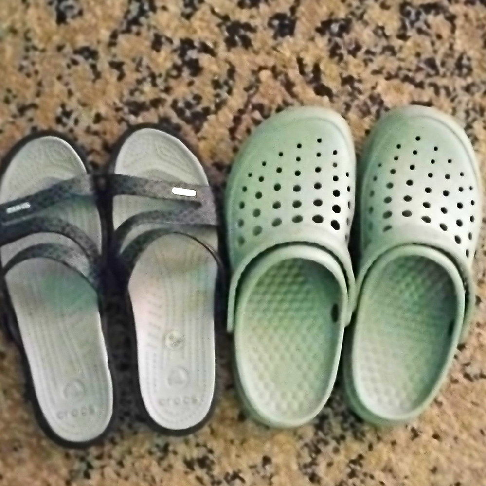 Crocs Classic Clog Slip-On Unisex Kids US 9 Light Green/Gray Vent Holes