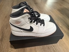 New Air Jordan 1 Mid GS 7Y White Arctic Orange Anthracite – 554725-180 WMNS 8.5