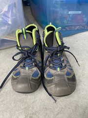 Merrell Capra Mid Waterproof Boys Hiking Boots Size 4M