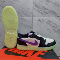 Air Jordan 1 Retro Low OG GS Black Raspberry Sneakers Size 5Y Glow in the Dark