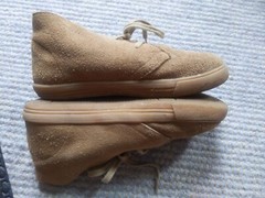 Crewcuts tan desert boots – Kids / Boys/ Youth/ Unisex – 4
