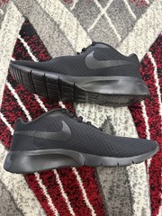 Nike Tanjun Easyon Black/Black-Black (GS) DX9041 002 Size 6Y